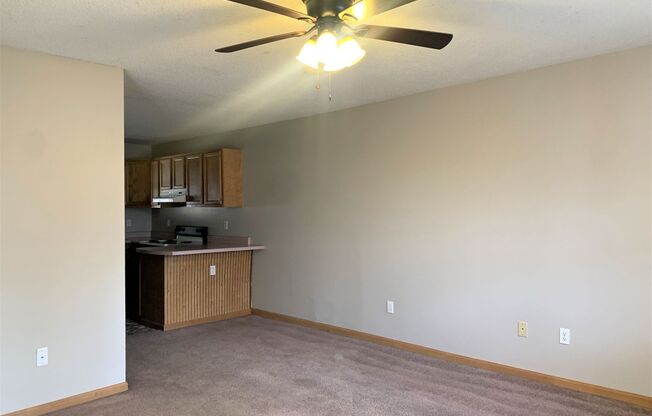 2 beds, 1 bath, 870 sqft, $825, Unit 580 B