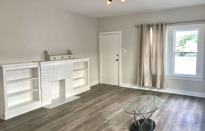 1810 2nd St Unit A - 2/Bed 1/Bath - $1295/month