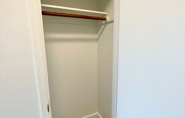 Studio, 1 bath, 370 sqft, $1,475, Unit 404