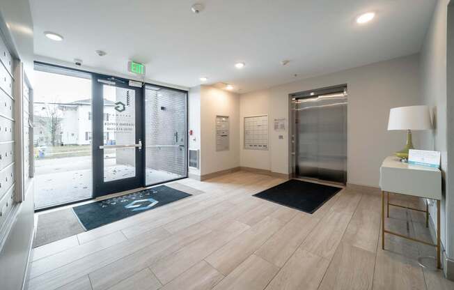 Entry at Grand Rapids Apartments | Gateway at Belknap Apartments in Grand Rapids, MI