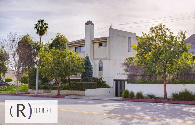 Gorgeous townhouse in a quiet 6-unit gated complex