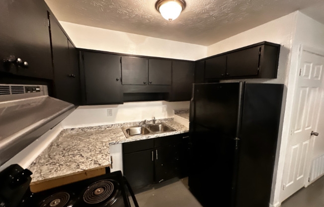 1 10 JOLLY AVE APTS