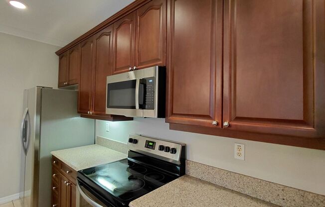 3 Bedroom, 2 Bath Condo in Lakeside at Lakes of Windermere