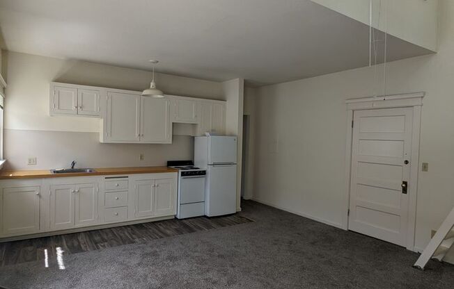 Studio, 1 bath, 466 sqft, $1,400, Unit 414