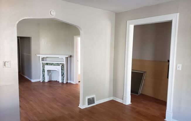 3 beds, 1 bath, $1,299, Unit 1