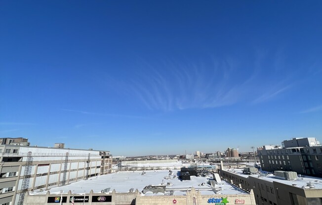 1084 COMMONWEALTH AVE