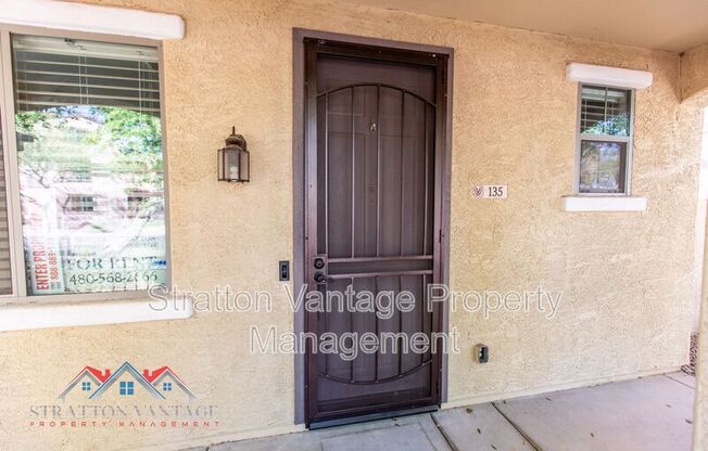 135 E Catclaw St
