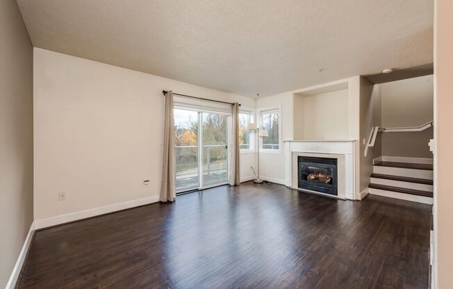 John's Landing 2 Bedroom Condo w/ Views!