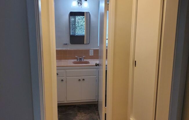 Studio, 1 bath, 500 sqft, $1,695