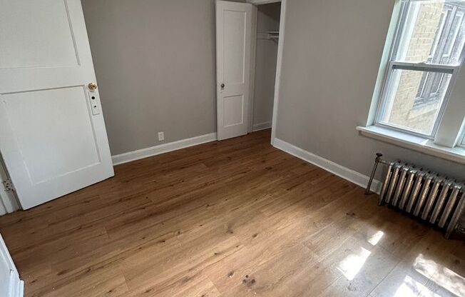 1 bed, 1 bath, $1,050, Unit 221