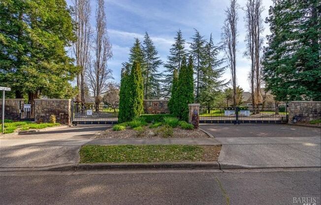 Beautiful Two Bedroom Napa Valley Club Townhome