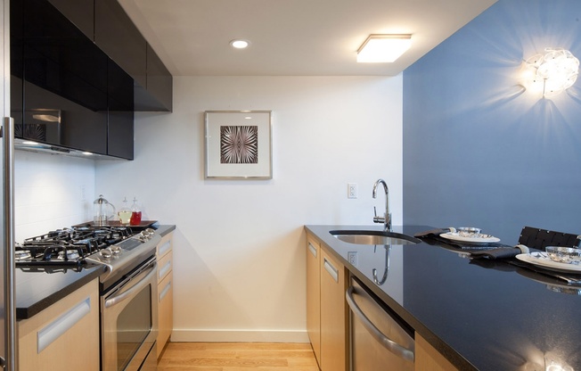 2 beds, 2 baths, $4,500, Unit 3B