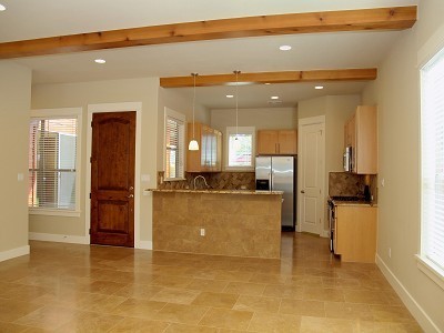 UT PRE-LEASE: Beautiful, Recently Constructed 6 bed/ 4 ba home in North Loop Area, Mins to UT