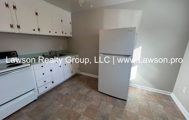 2 beds, 1 bath, 1,280 sqft, $1,075, Unit Forest Hill 338