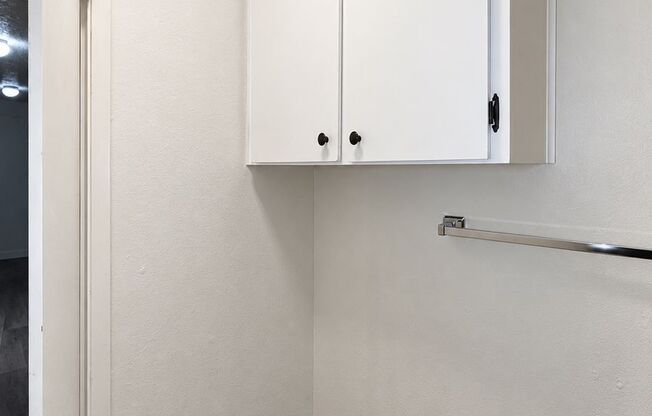 2 beds, 1 bath, 940 sqft, $1,350, Unit 37