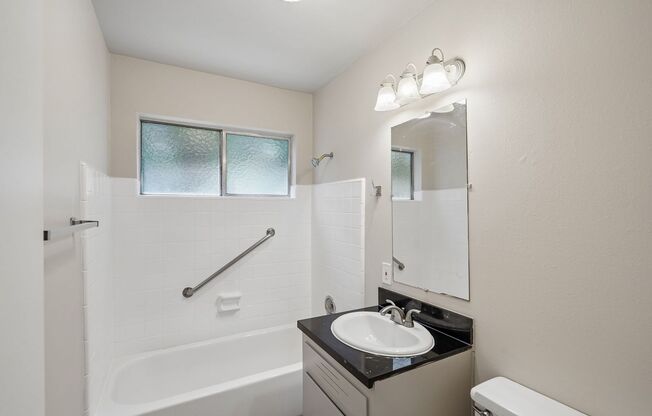 2 beds, 1 bath, 850 sqft, $1,600, Unit 4552