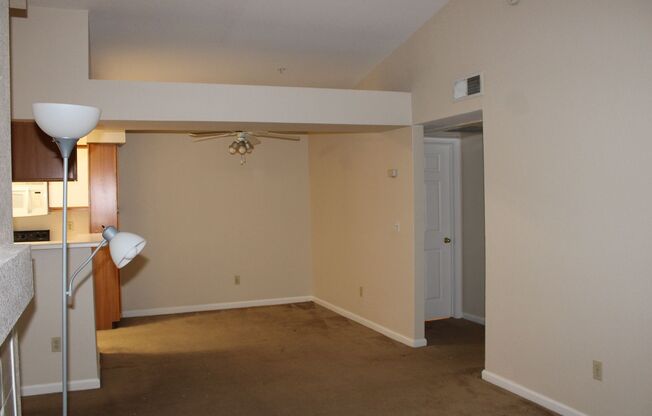 2 beds, 2 baths, $2,050, Unit APARTMENT 628