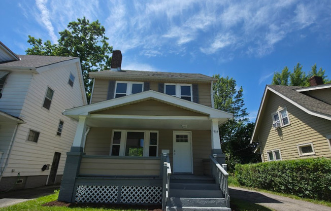 Cleveland Heights 3-Bed Single-Family