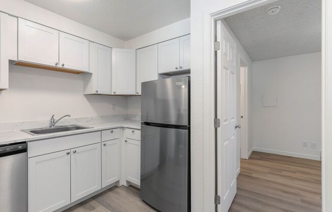 2 beds, 1 bath, 800 sqft, $1,680, Unit Unit 48