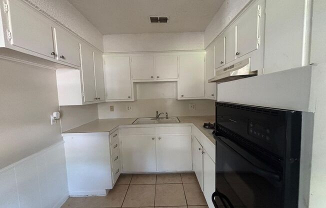 2 beds, 1 bath, 826 sqft, $950, Unit 1619