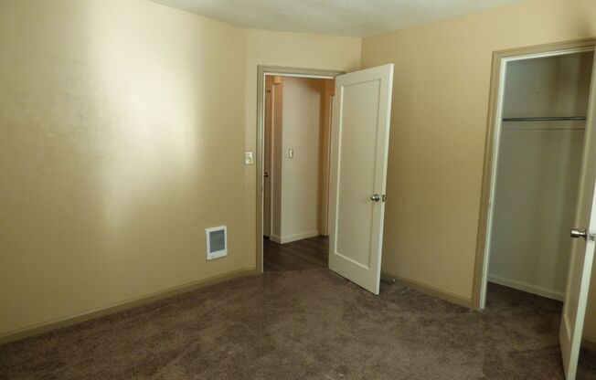 2 beds, 1 bath, $1,795