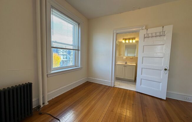 1 bed, 1 bath, 500 sqft, $2,500, Unit 34