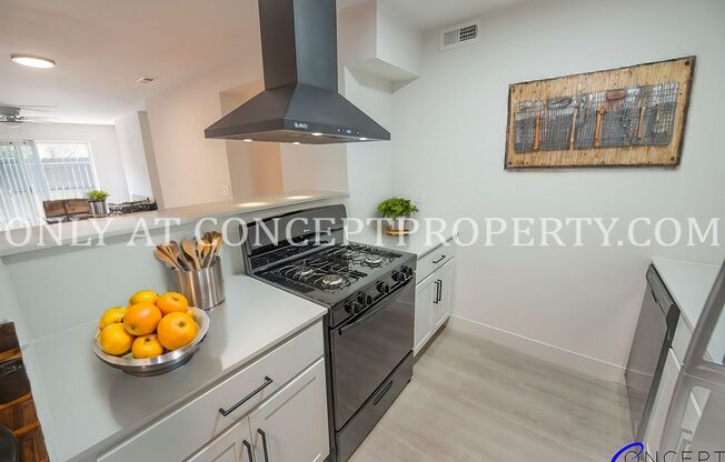 2 beds, 1 bath, 894 sqft, $1,599, Unit 07