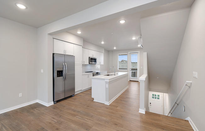 3 beds, 3.5 baths, $3,700, Unit 4