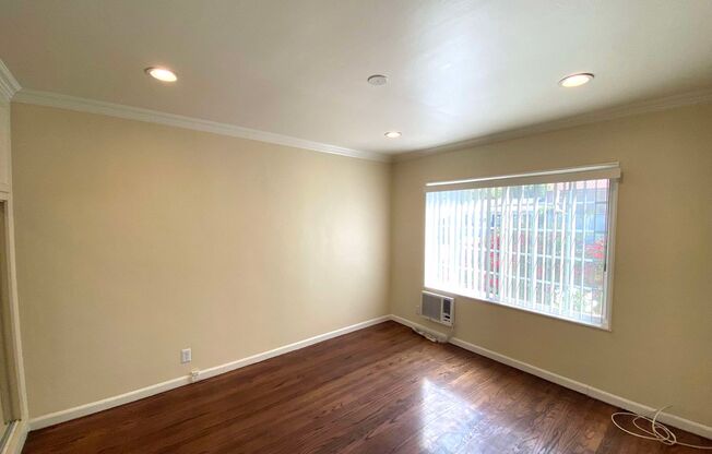 2 beds, 1 bath, $2,195