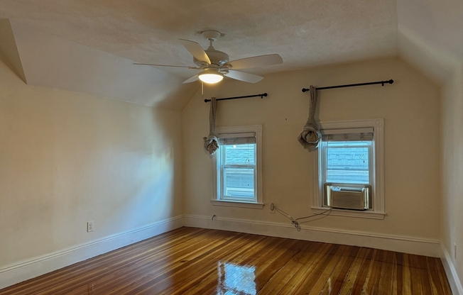 3 beds, 1 bath, 2,000 sqft, $3,300, Unit PH