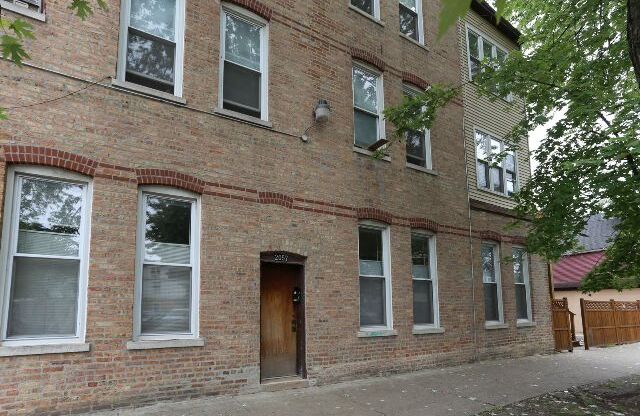 2057 ROSCOE
