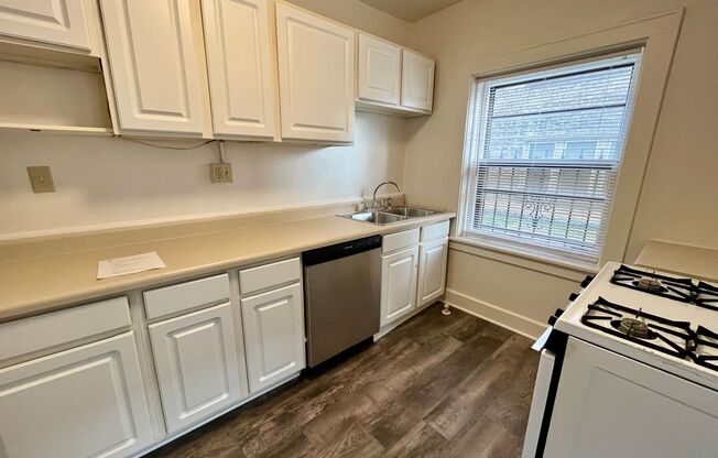 1 bed, 1 bath, $1,015, Unit 7