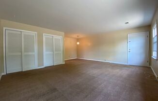 1 bed, 1 bath, $650, Unit 225 E. Winslow Rd.- Apt. 2