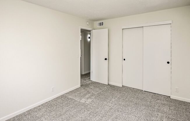 2 beds, 1 bath, 748 sqft, $1,000, Unit 10