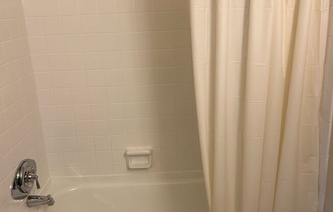 1 bed, 1 bath, 625 sqft, $1,295, Unit G10