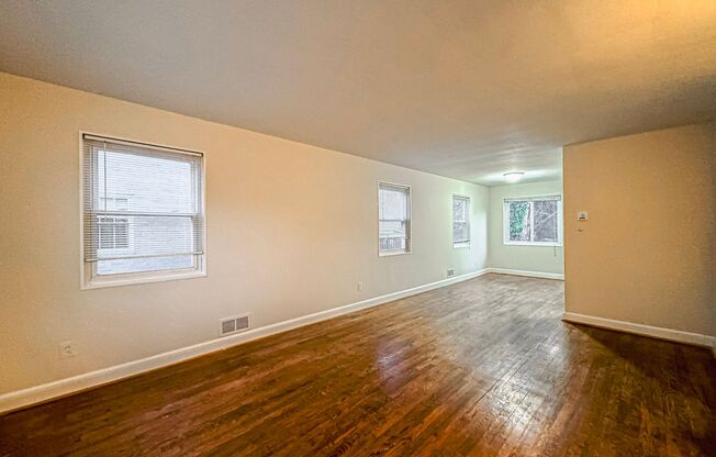 Beautiful 3 Bed 1 Bath End Row Brick Townhouse With Fenced In Yard In River Terrace