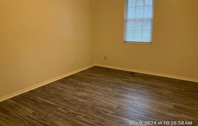 2 beds, 1 bath, 872 sqft, $1,350, Unit 01930