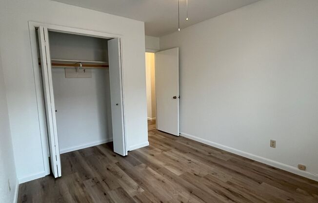 2 beds, 1 bath, $850, Unit 3027 Colton Blvd. #7