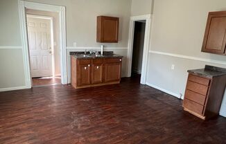 2 beds, 1 bath, $750