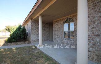 3 beds, 2 baths, $1,450