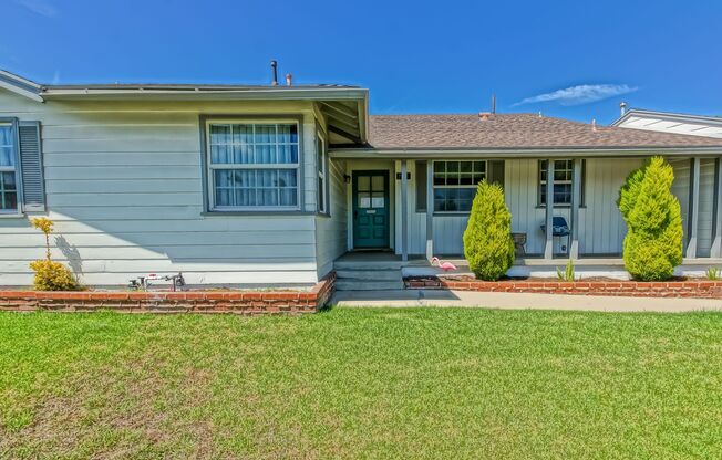 FULLY FURNISHED, CHARMING & BRIGHT, HILLSIDE HOME CLOSE TO WHITE POINT PARK & COASTLINE W/ OCEAN VIEWS, 2-CAR GARAGE & LOTS OF OUTDOOR SPACE CLOSE TO SHOPPING, RESTAURANTS!