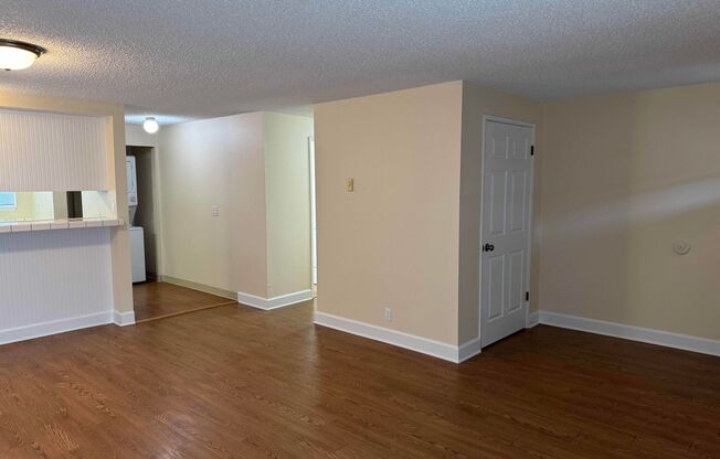 2 beds, 1 bath, $1,695, Unit 980 #2