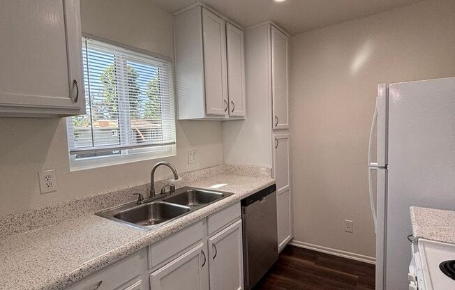 1 bed, 1 bath, 780 sqft, $2,425, Unit 122