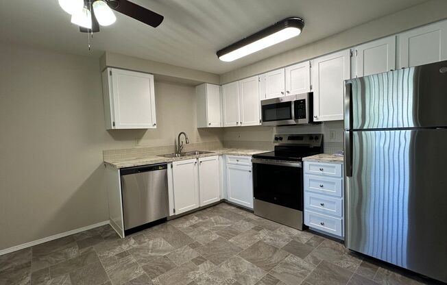 2 beds, 1 bath, 840 sqft, $1,295, Unit 24