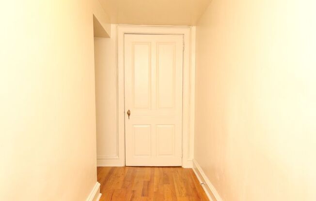 Studio, 1 bath, $1,400, Unit #18