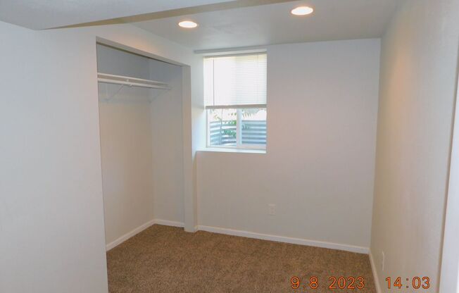 3 beds, 1 bath, $1,550, Unit 4622B