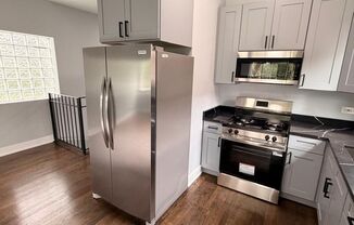3 beds, 2 baths, 1,550 sqft, $2,450, Unit 3