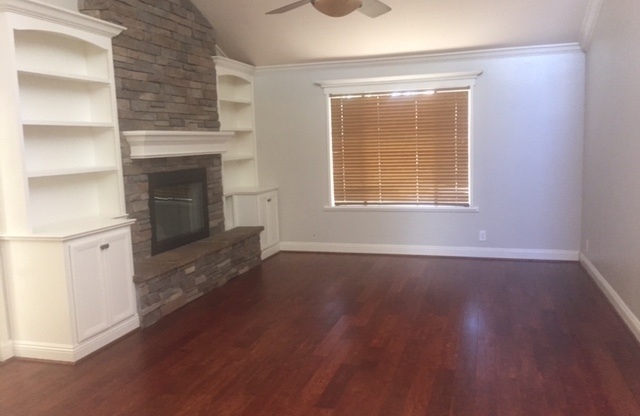 3 beds, 2 baths, $2,000