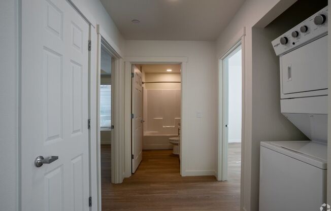 2 beds, 2 baths, 1,027 sqft, $1,875, Unit 212-207