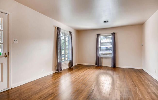 2 beds, 1 bath, $1,900